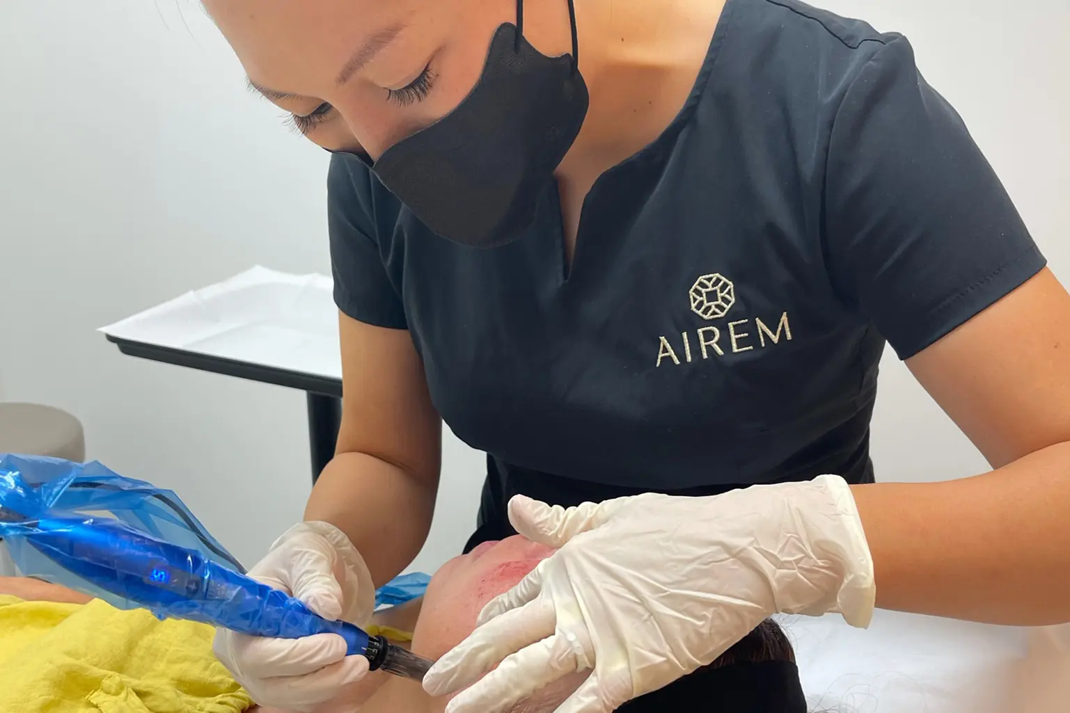 OLYMPUS DIGITAL CAMERA MICROPORE - Airem Modern Beauty Rituals